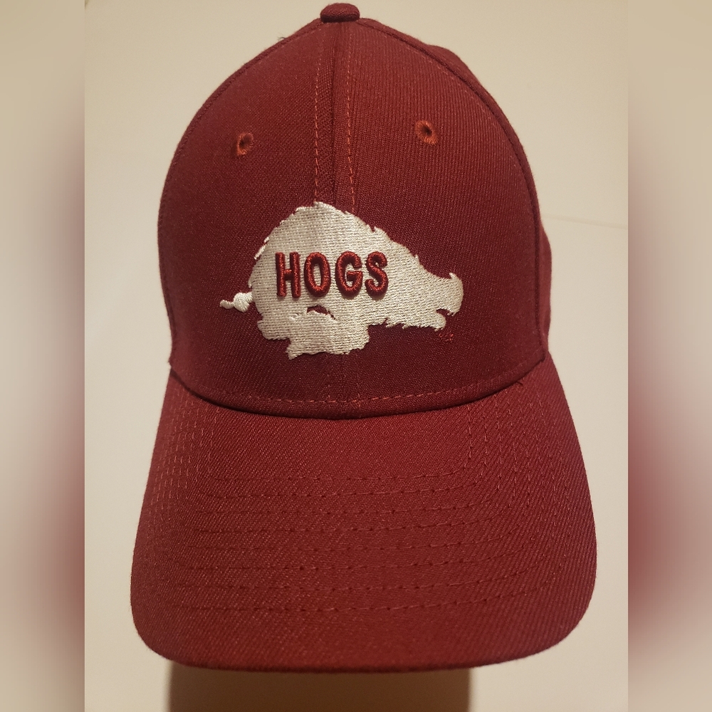 Maroon Arkansas Razorbacks New Era 39thirty football hat size M/L